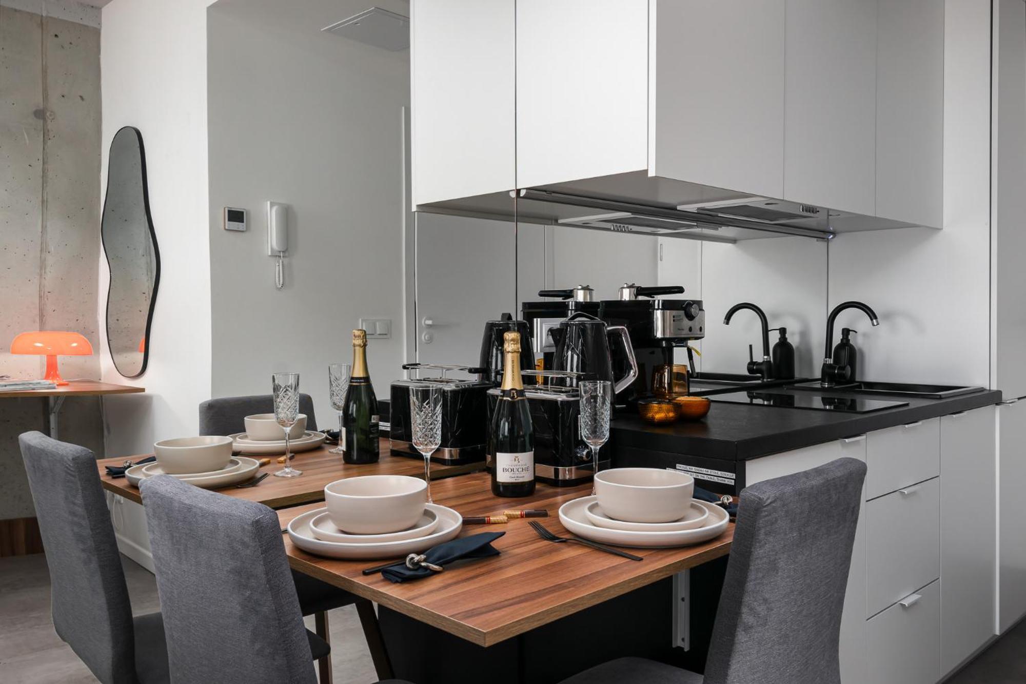 Apartments Wroc'Love By Me &301 Legnicka & Self Check-In 24H & Lift & Air Conditioning Wrocław Exterior foto